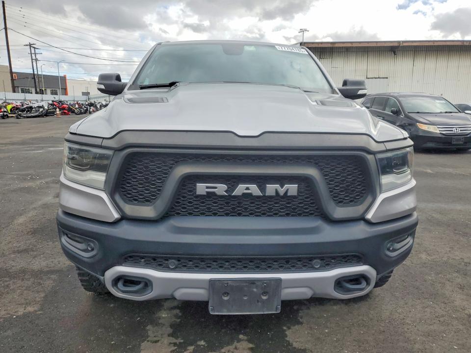 Photo 5 from auction – 2019 RAM 1500 with VIN 1C6RRELTXKN601168