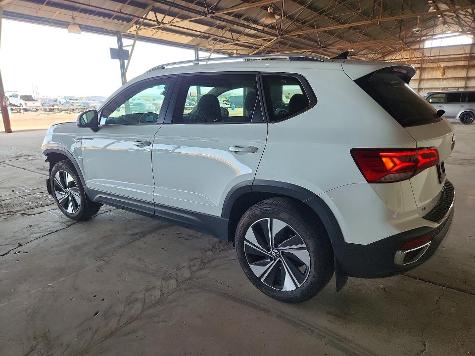 Photo 2 from auction – 2024 VOLKSWAGEN TAOS with VIN 3VVVX7B28RM090437