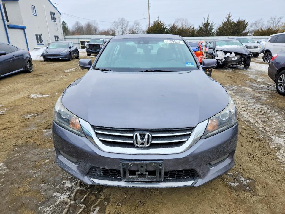 Photo 5 from auction – 2014 HONDA ACCORD with VIN 1HGCR2F81EA189367