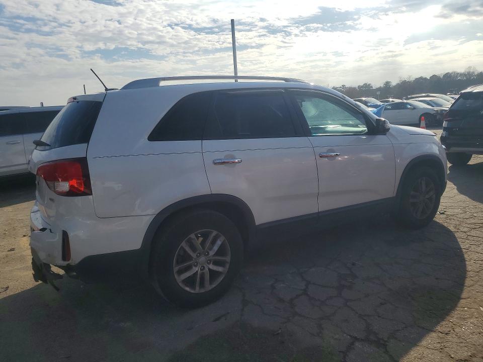 Photo 3 from auction – 2015 KIA SORENTO with VIN 5XYKT4A66FG609641