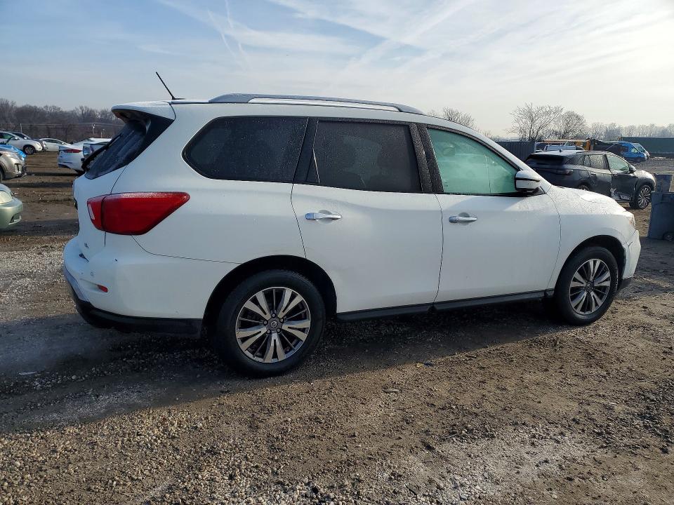 Photo 3 from auction – 2017 NISSAN PATHFINDER with VIN 5N1DR2MN3HC616211