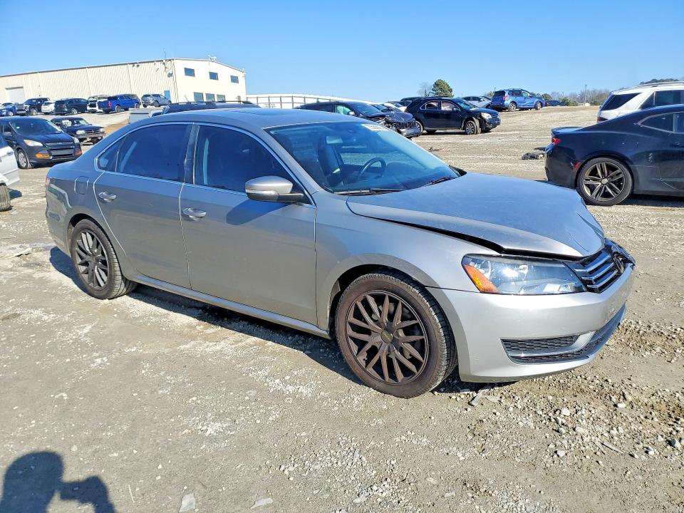Photo 4 from auction – 2014 VOLKSWAGEN PASSAT SE with VIN 1VWBP7A36EC016065