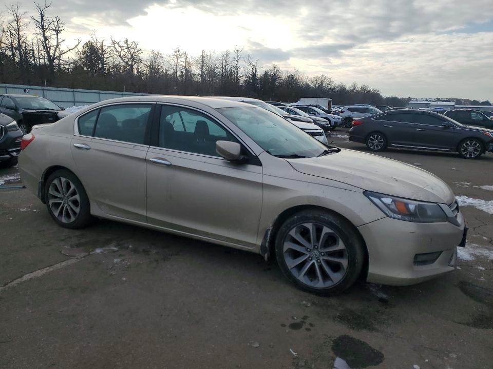 Photo 4 from auction – 2015 HONDA ACCORD SPO with VIN 1HGCR2F50FA208210