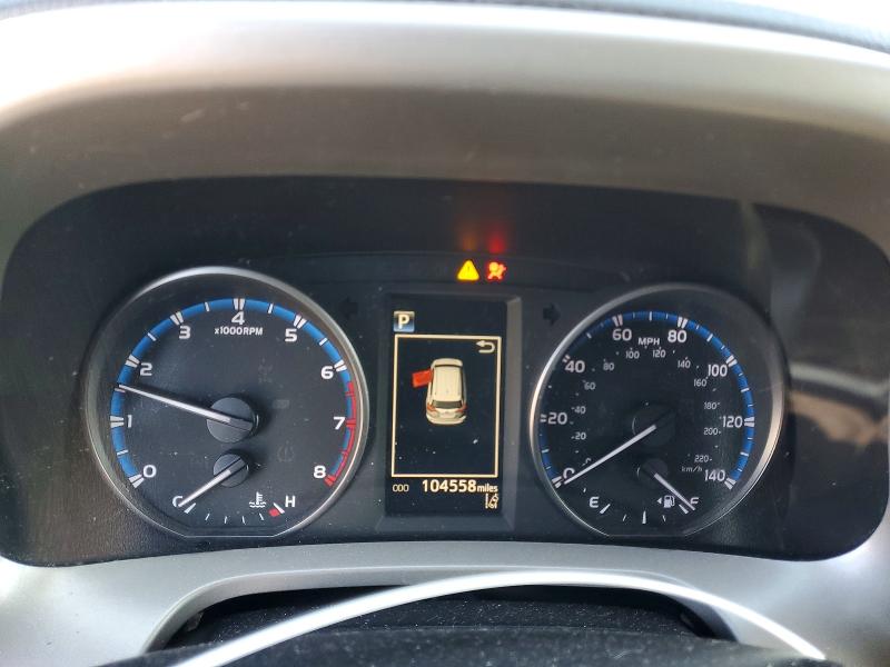 Photo 9 from auction – 2018 TOYOTA RAV4 with VIN 2T3ZFREV0JW500400