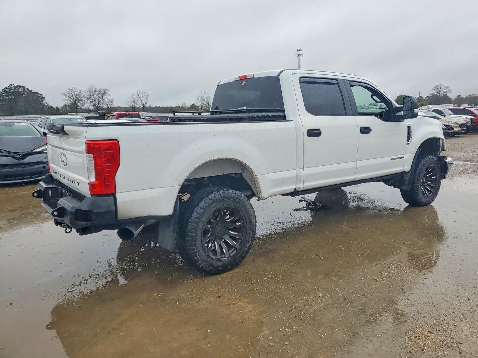 Photo 3 from auction – 2018 FORD F250 SUPER with VIN 1FT7W2BT7JEC09031