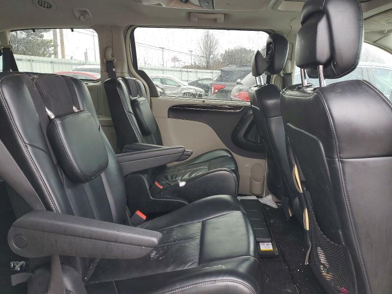 Photo 11 from auction – 2014 CHRYSLER TOWN & COU with VIN 2C4RC1GG6ER423573