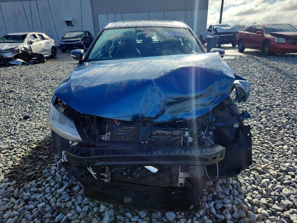 Photo 5 from auction – 2017 VOLKSWAGEN JETTA with VIN 3VWDB7AJ0HM386453
