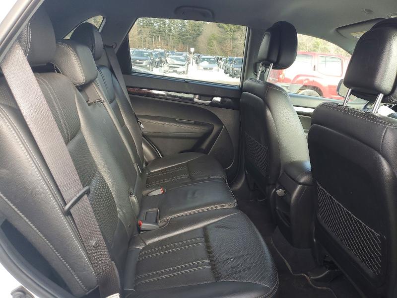 Photo 11 from auction – 2015 KIA SORENTO LX with VIN 5XYKTCA6XFG652650