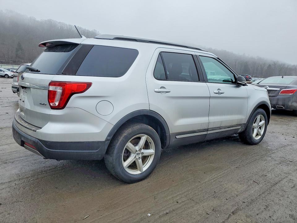 Photo 3 from auction – 2019 FORD EXPLORER with VIN 1FM5K8D84KGB46485