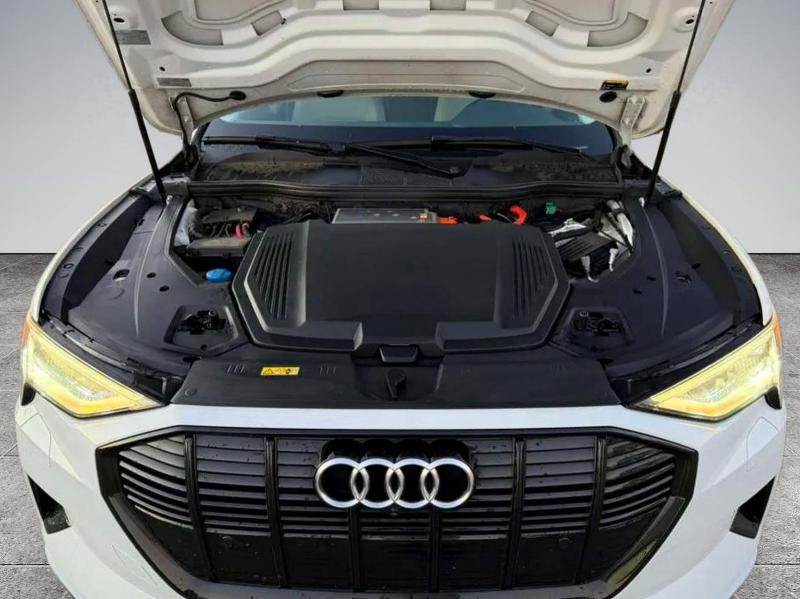 Photo 7 from auction – 2021 AUDI E-TRON PRE with VIN WA1AAAGE8MB010286
