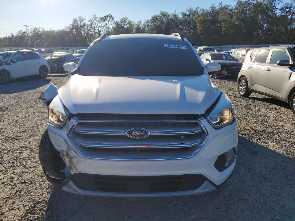 Photo 5 from auction – 2019 FORD ESCAPE with VIN 1FMCU0HD5KUA12161