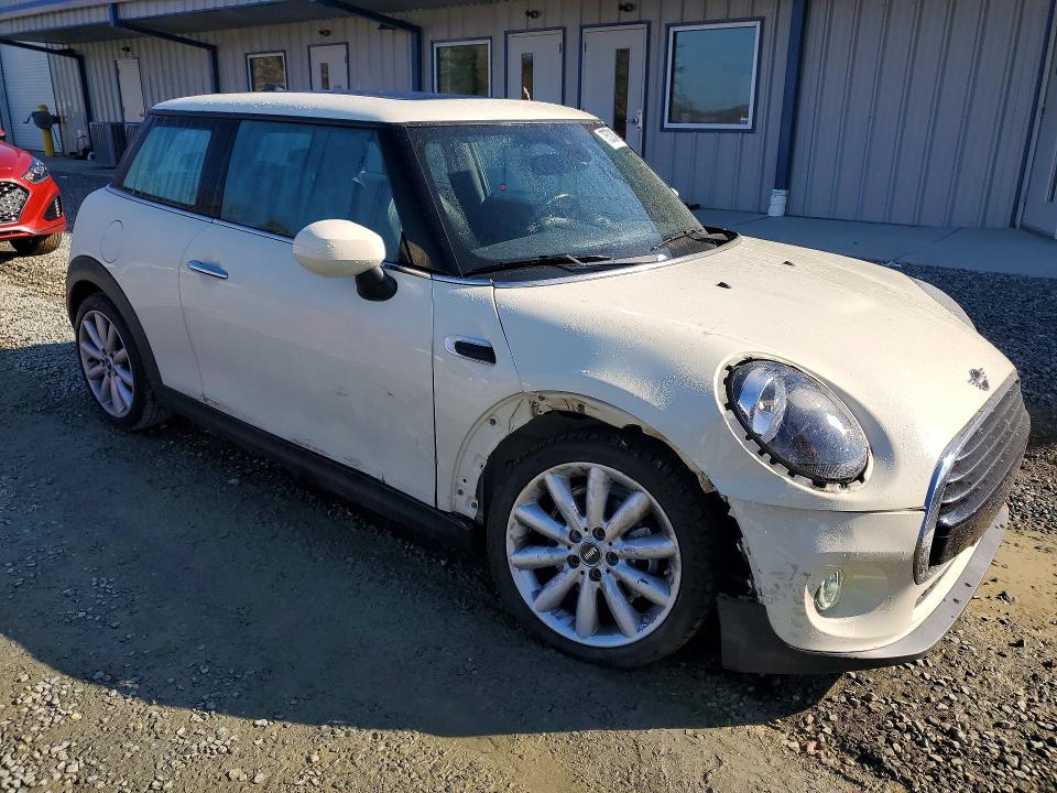 Photo 4 from auction – 2021 MINI COOPER with VIN WMWXR3C09M2N82799