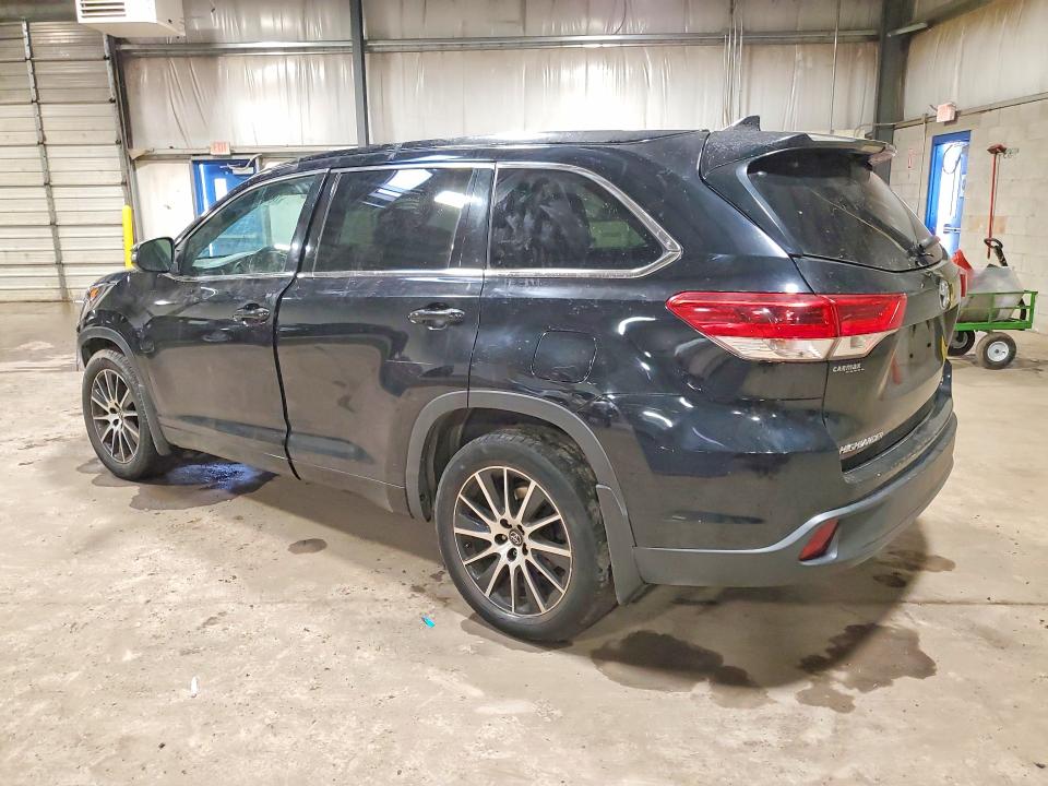 Photo 2 from auction – 2017 TOYOTA HIGHLANDER with VIN 5TDJZRFH8HS509063