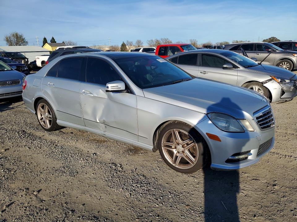 Photo 4 from auction – 2012 MERCEDES-BENZ E with VIN WDDHF5KB9CA643190