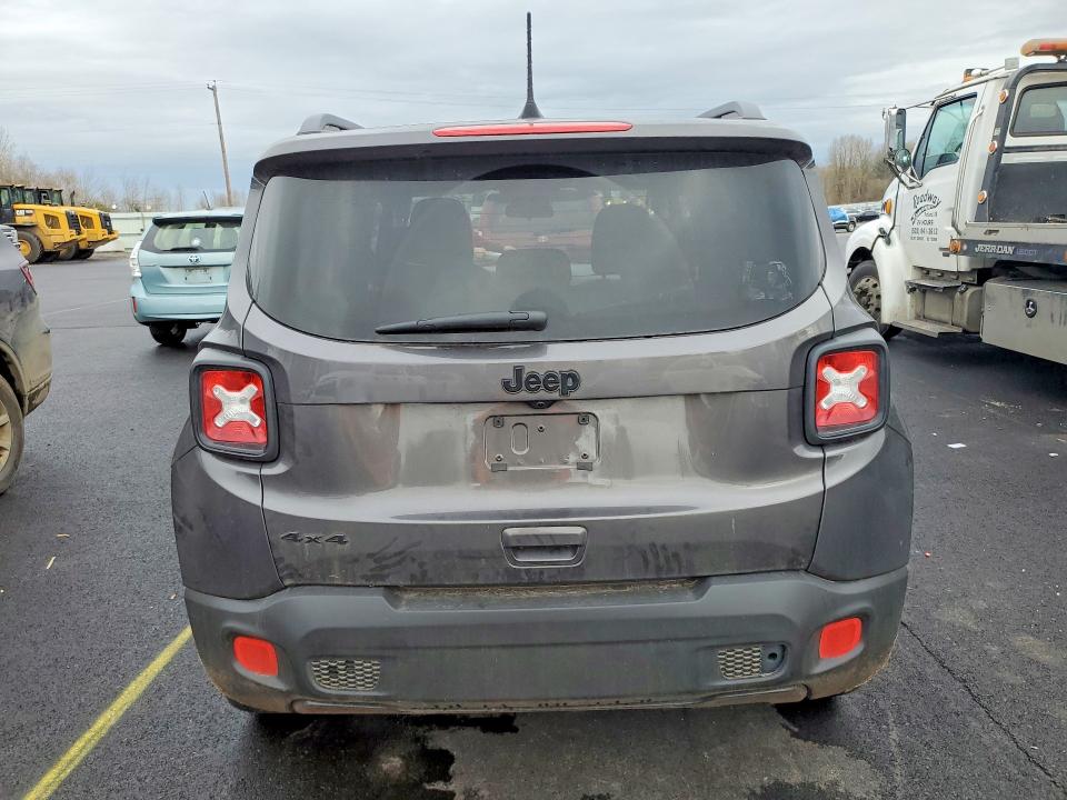 Photo 6 from auction – 2018 JEEP RENEGADE L with VIN ZACCJBBH9JPH99569