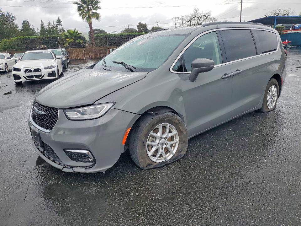 CHRYSLER PACIFICA 2022 with VIN 2C4RC1BG4NR128611 - Photo from auction