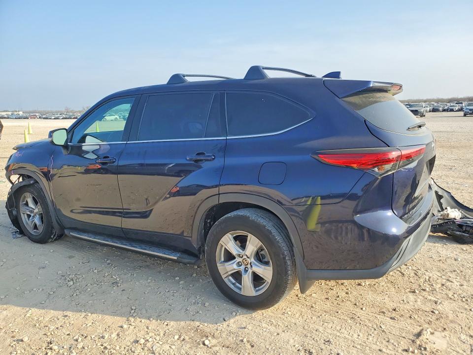 Photo 2 from auction – 2021 TOYOTA HIGHLANDER with VIN 5TDCZRAH6MS536112