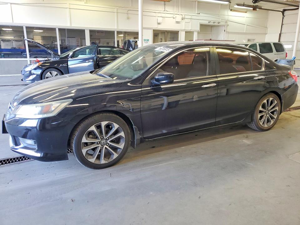 HONDA ACCORD 2015 with VIN 1HGCR2F59FA237043 - Photo from auction