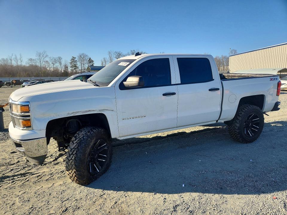 CHEVROLET SILVERADO 2014 with VIN 3GCUKREC8EG420952 - Photo from auction