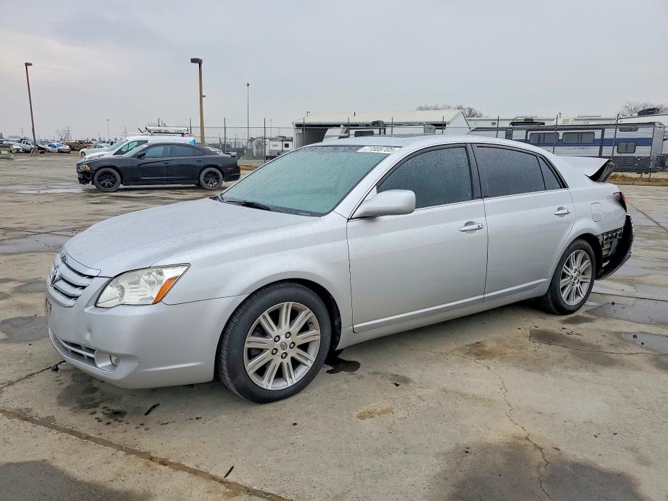 TOYOTA AVALON 2005 with VIN 4T1BK36B75U046952 - Photo from auction