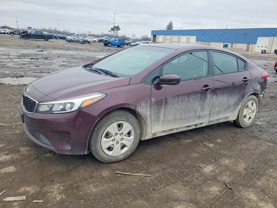 KIA FORTE 2018 con VIN 3KPFK4A79JE200892 - Foto de la subasta