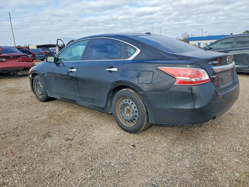 صورة رقم 2 من المزاد - 2015 NISSAN ALTIMA مع VIN 1N4AL3AP3FC273147