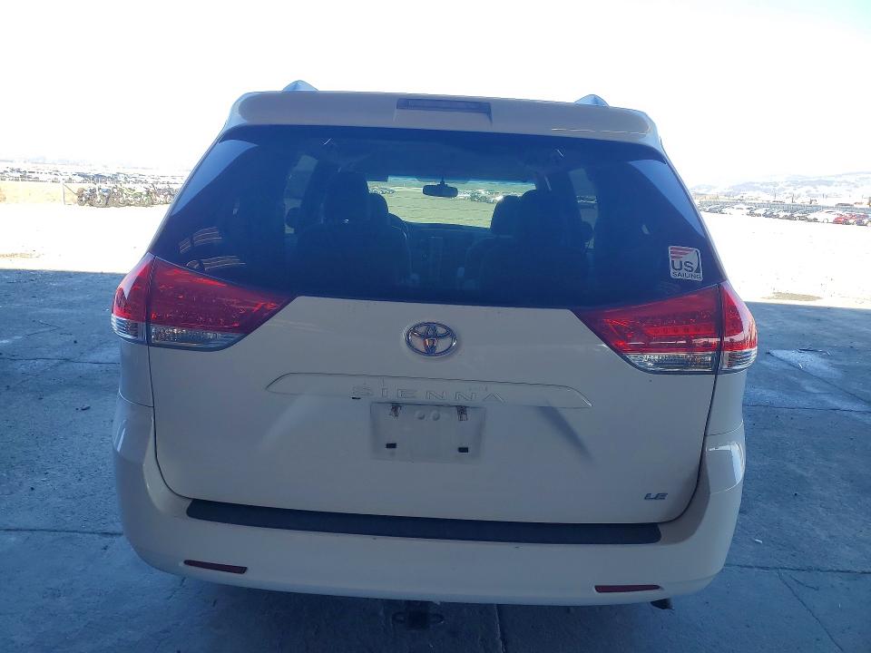 Photo 6 from auction – 2013 TOYOTA SIENNA with VIN 5TDKK3DC1DS306152