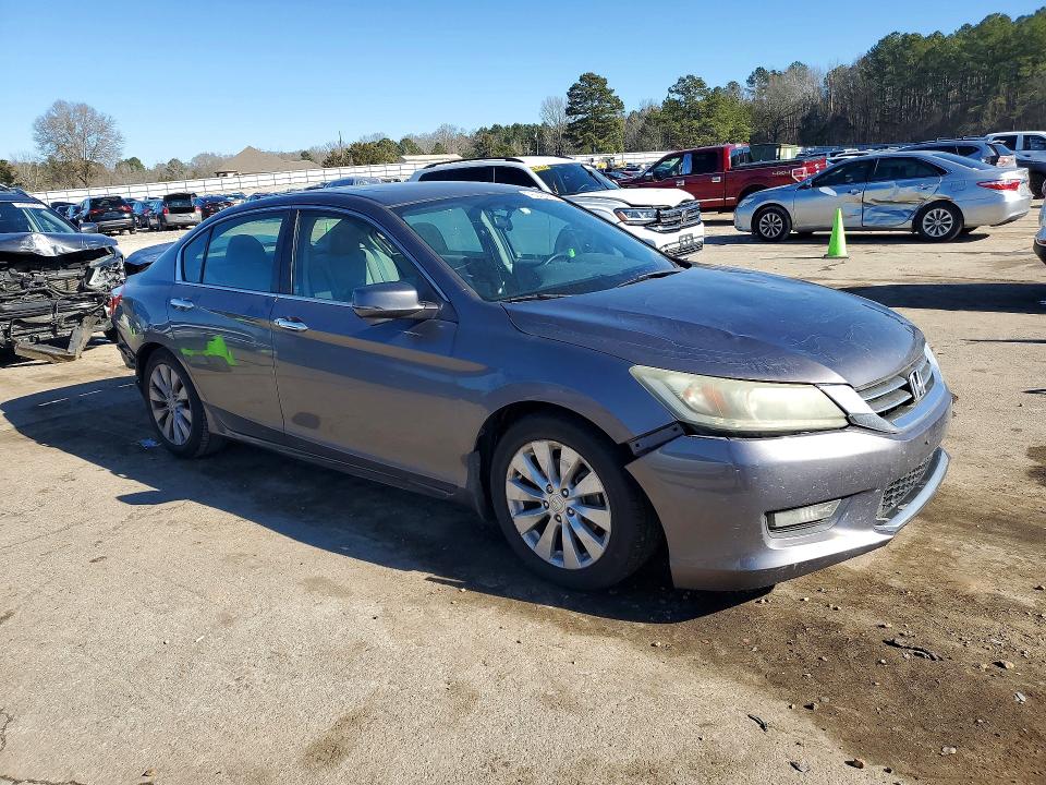 Photo 4 from auction – 2014 HONDA ACCORD with VIN 1HGCR2F77EA090575