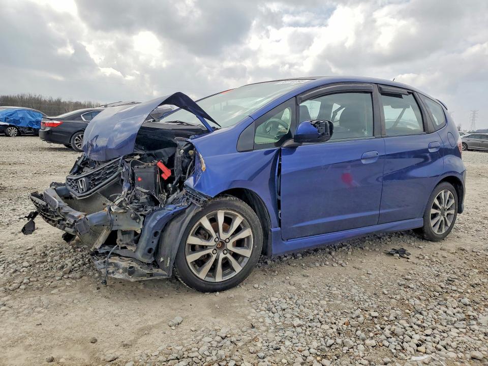 HONDA FIT 2013 with VIN JHMGE8H57DC011949 - Photo from auction