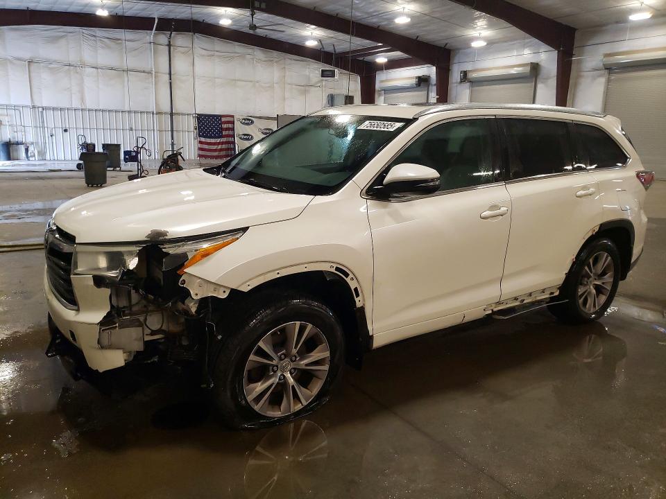 TOYOTA HIGHLANDER 2014 مع رقم تعريف المركبة 5TDJKRFH8ES066512 - صورة من المزاد