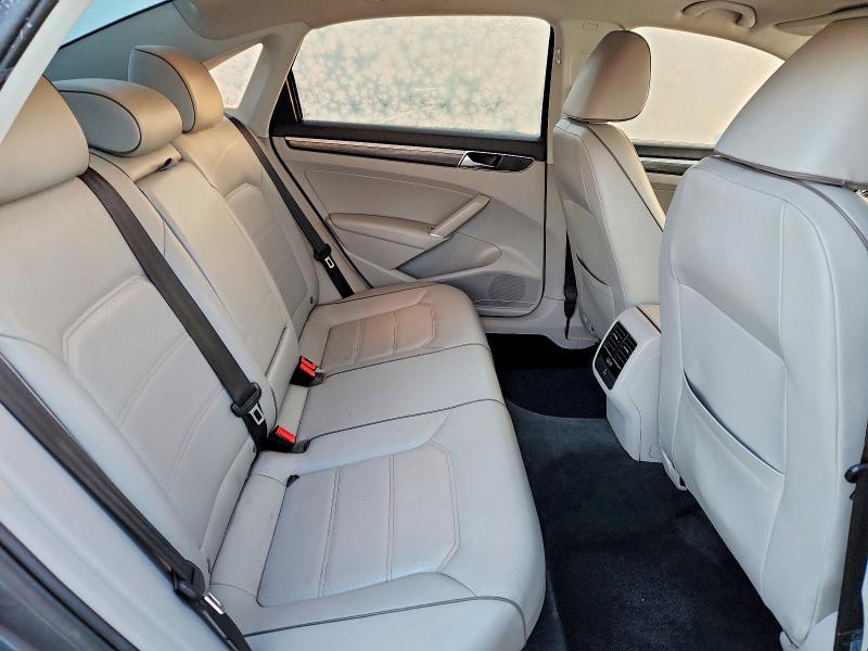 Photo 10 from auction – 2018 VOLKSWAGEN PASSAT with VIN 1VWBA7A32JC002997