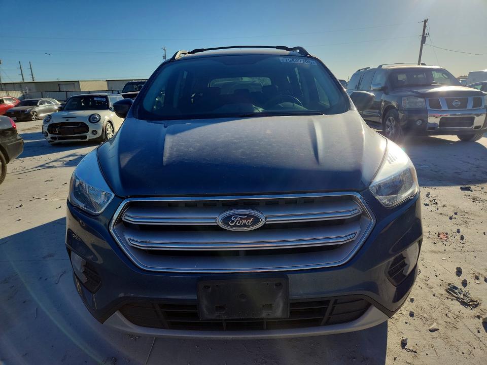 Photo 5 from auction – 2018 FORD ESCAPE SE with VIN 1FMCU0GD4JUC33959