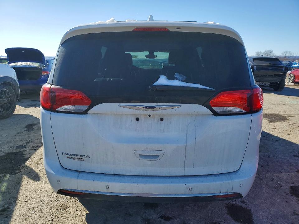 Photo 6 from auction – 2017 CHRYSLER PACIFICA T with VIN 2C4RC1BG8HR523587