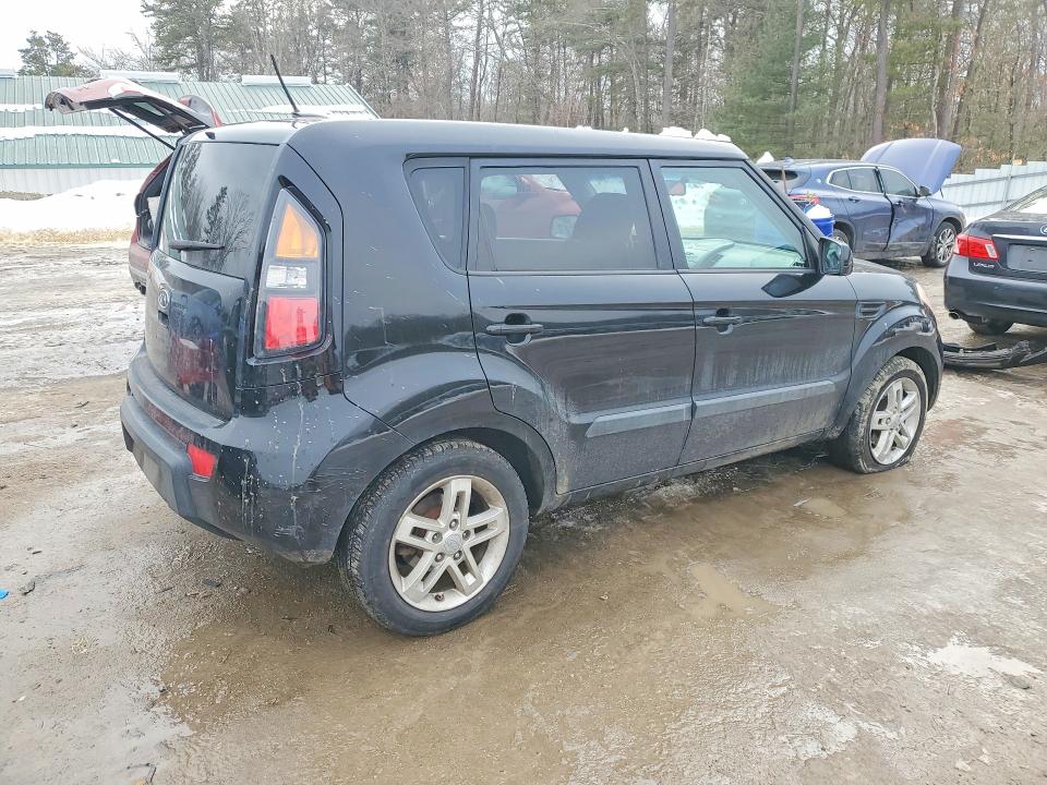 Photo 3 from auction – 2011 KIA SOUL with VIN KNDJT2A24B7315661