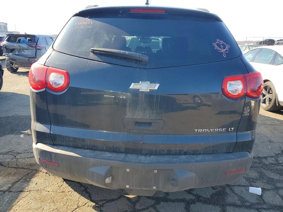 Photo 6 from auction – 2011 CHEVROLET TRAVERSE L with VIN 1GNKRGED1BJ349594