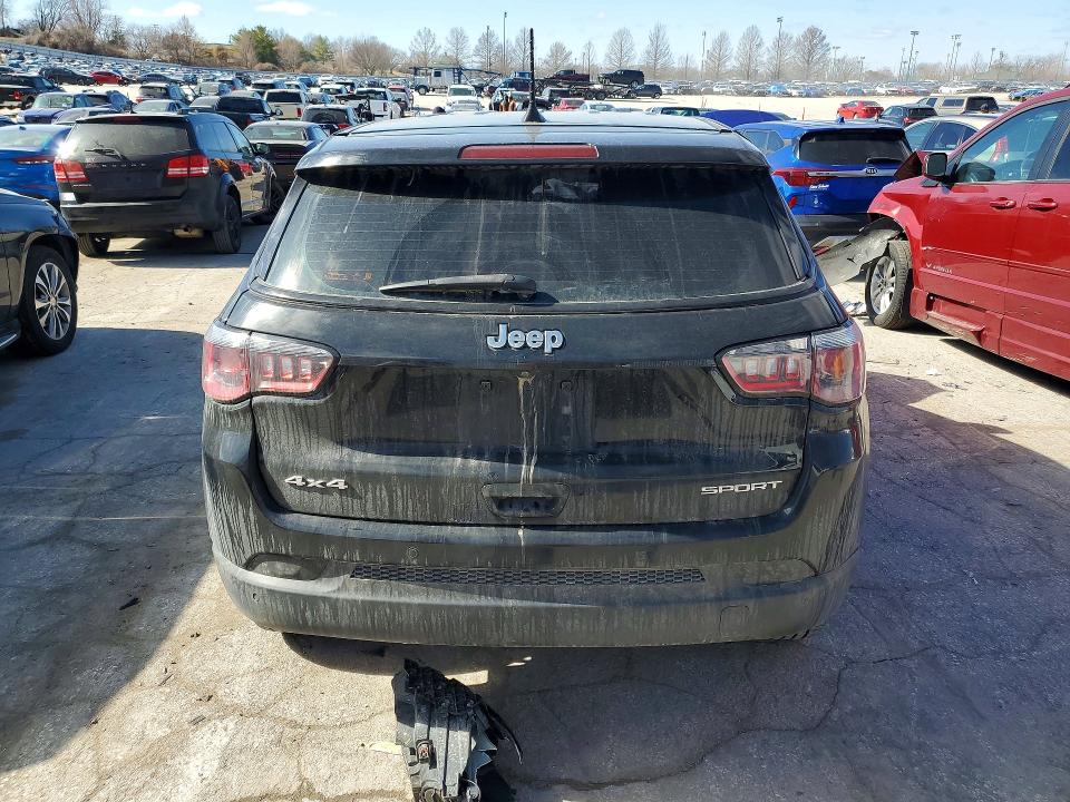 Photo 6 from auction – 2018 JEEP COMPASS with VIN 3C4NJDAB1JT104317
