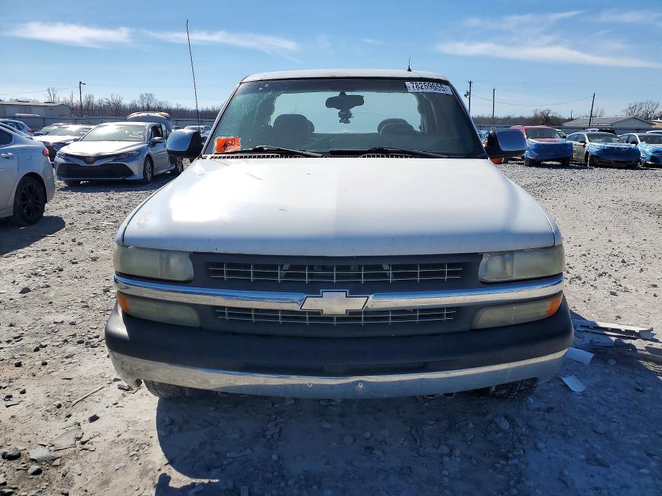 Photo 5 from auction – 2002 CHEVROLET SILVERADO with VIN 2GCEC19T721242243