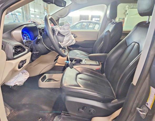 Photo 7 from auction – 2023 CHRYSLER PACIFICA T with VIN 2C4RC3BG2PR528097