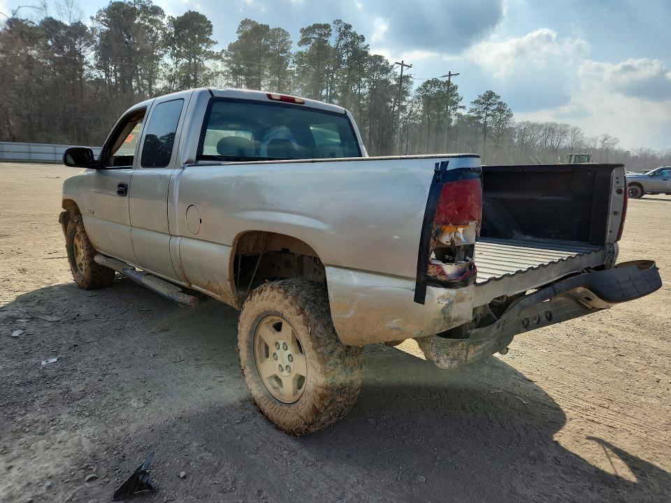 Photo 2 from auction – 2002 CHEVROLET SILVERADO with VIN 2GCEK19T121397082