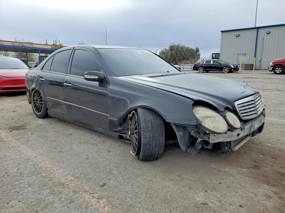 Photo 4 from auction – 2005 MERCEDES-BENZ E with VIN WDBUF70J25A661210