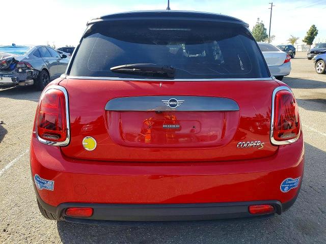 Photo 6 from auction – 2021 MINI COOPER with VIN WMWXP3C0XM2P38824
