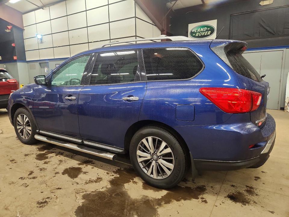 Photo 2 from auction – 2017 NISSAN PATHFINDER with VIN 5N1DR2MM7HC911805
