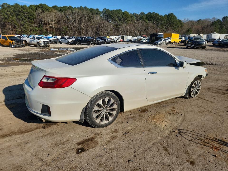 Photo 3 from auction – 2014 HONDA ACCORD with VIN 1HGCT1B87EA005809
