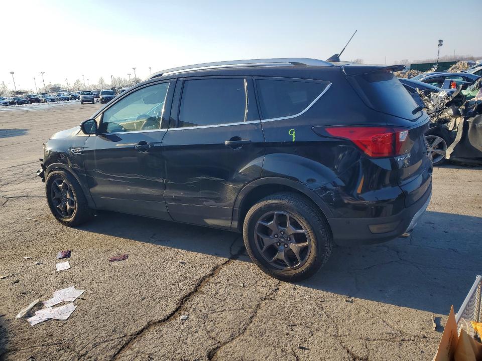 Photo 2 from auction – 2019 FORD ESCAPE with VIN 1FMCU9J94KUB59064