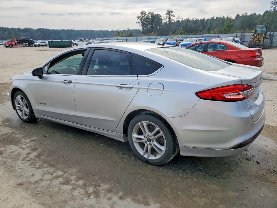 Photo 2 from auction – 2018 FORD FUSION with VIN 3FA6P0LU4JR169899