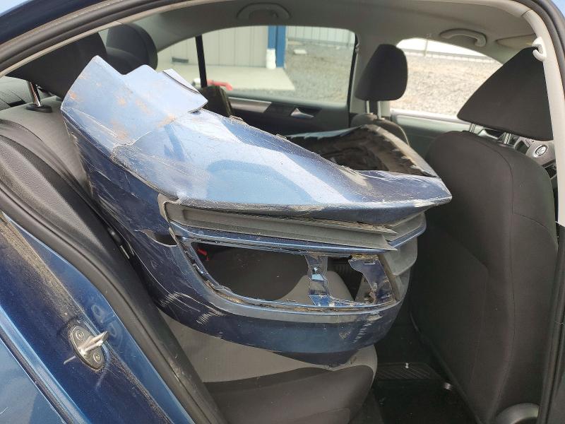 Photo 10 from auction – 2018 VOLKSWAGEN JETTA with VIN 3VW2B7AJ5JM261817
