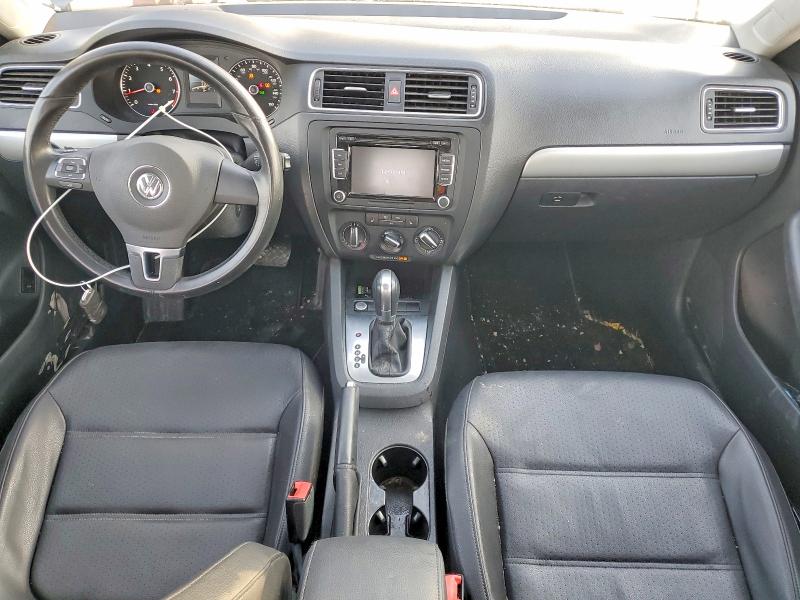 Photo 8 from auction – 2014 VOLKSWAGEN JETTA with VIN 3VWD07AJ1EM326392