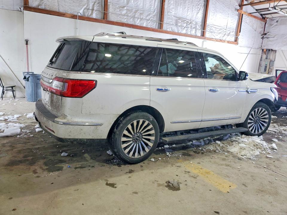Photo 3 from auction – 2018 LINCOLN NAVIGATOR with VIN 5LMJJ2LT2JEL10635