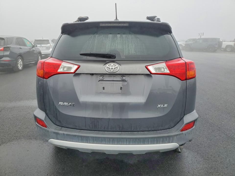 Photo 6 from auction – 2015 TOYOTA RAV4 XLE with VIN JTMWFREV9FD079896