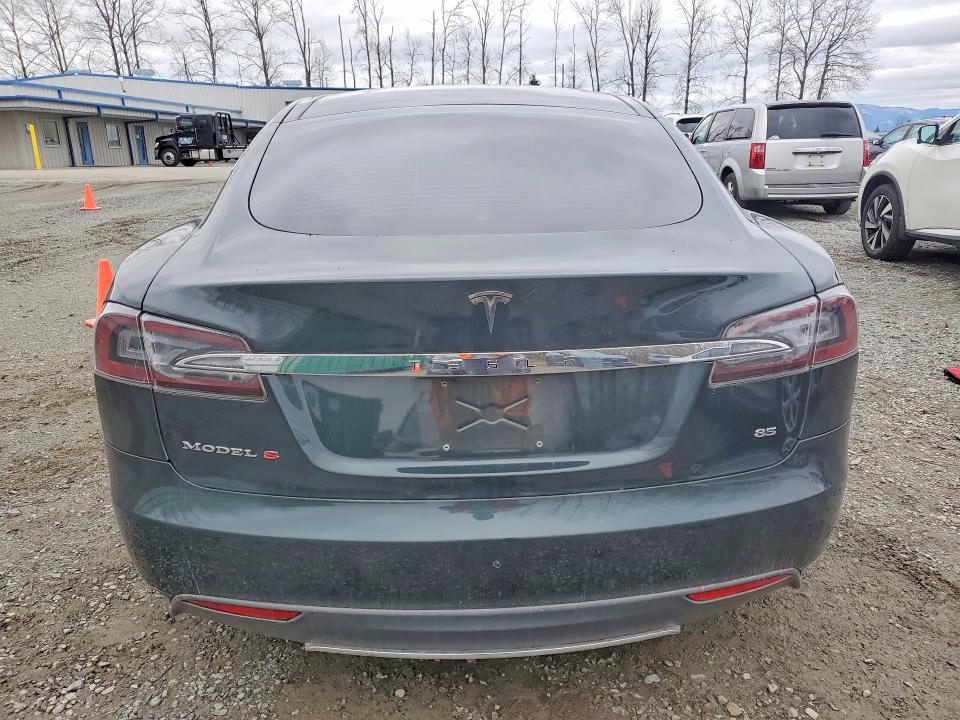 Photo 6 from auction – 2013 TESLA MODEL S with VIN 5YJSA1DN5DFP06017